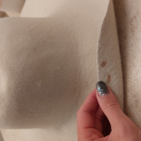 White felted wool wide brim hat - Picture 7 of 7